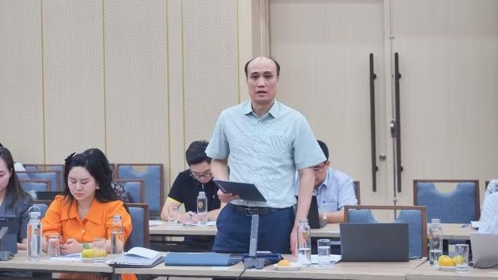 Phó Giáo sư, Tiến sĩ Tô Văn Hòa, Hiệu trưởng Trường đại học Luật Hà Nội.