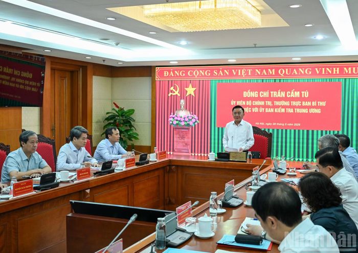 Thường trực Ban Bí thư Trần Cẩm Tú phát biểu kết luận cuộc làm việc. (Ảnh: DUY LINH)
