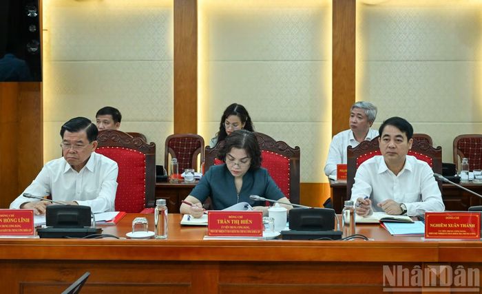 Các đồng chí Phó Chủ nhiệm Ủy ban Kiểm tra Trung ương dự cuộc làm việc. (Ảnh: DUY LINH)