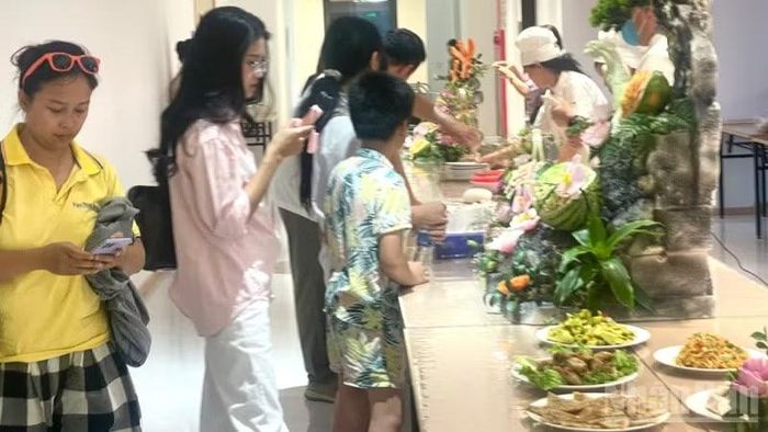 Trải nghiệm ẩm thực Việt Nam-Trung Hoa.