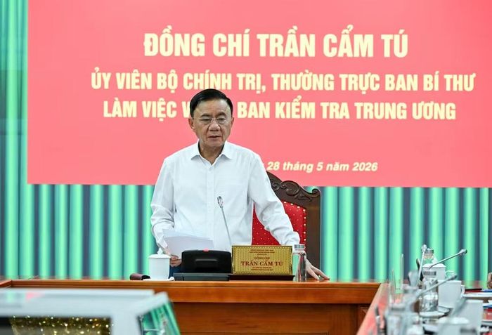 Thường trực Ban Bí thư Trần Cẩm Tú đánh giá cao nỗ lực, cố gắng và kết quả đạt được, đồng thời định hướng một số nhiệm vụ trọng tâm. (Ảnh: DUY LINH)