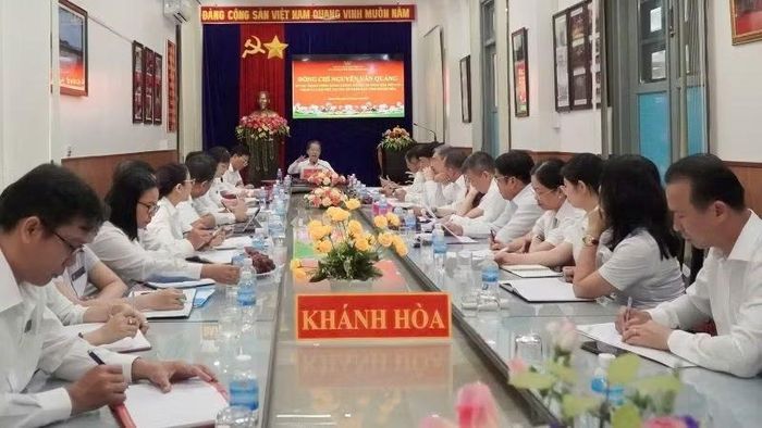 Toàn cảnh hội nghị.