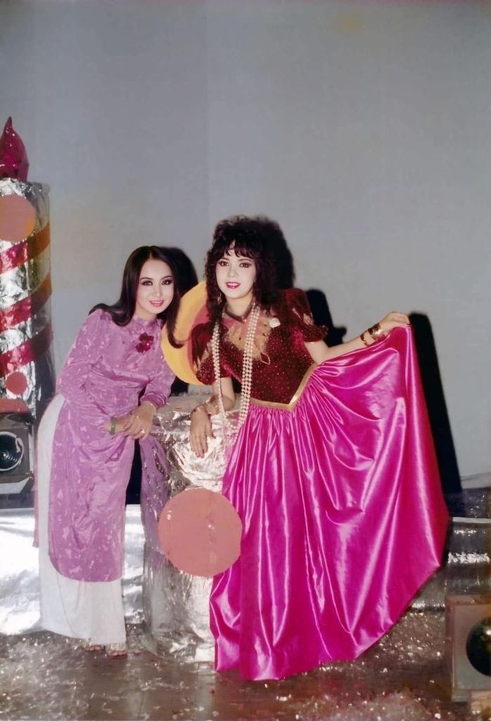 Ca sĩ Hồng Vân và Nhã Phương