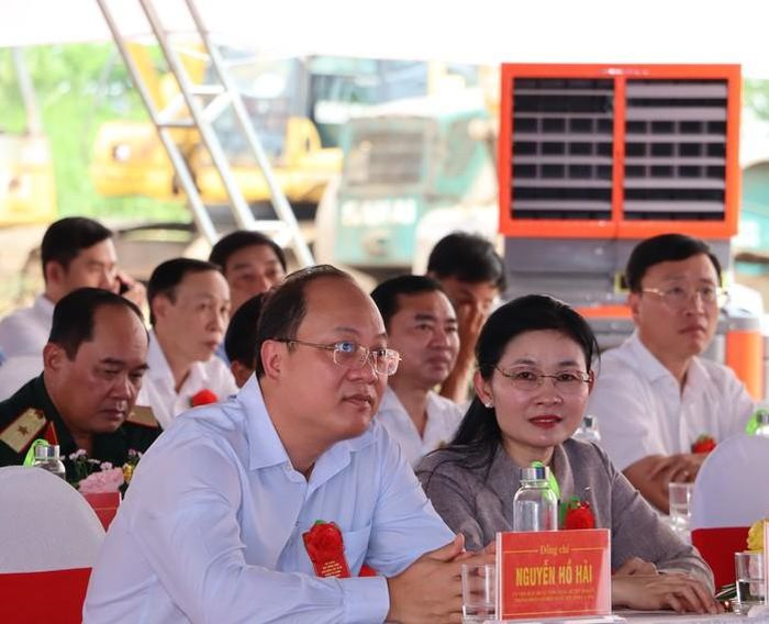 Các đại biểu tham dự buổi lễ
