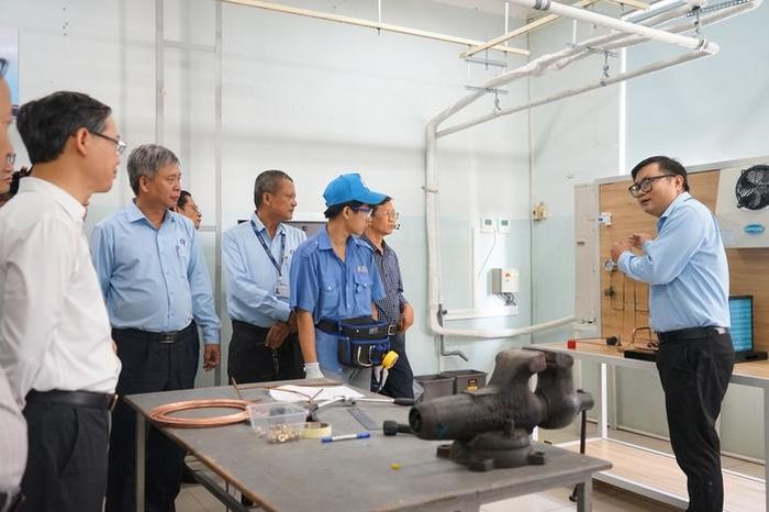 Sinh viên sẽ được tiếp cận chương trình đào tạo sát thực tiễn, nâng cao kỹ năng nghề và sẵn sàng đáp ứng nhu cầu tuyển dụng ngay sau tốt nghiệp.