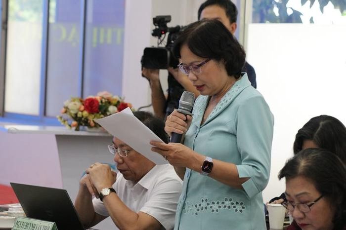 ThS Ung Thị Xuân Hương trao đổi tại hội thảo