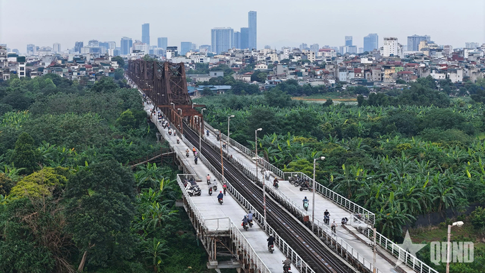 Việc đưa cầu vào khai thác trở lại được kỳ vọng góp phần giảm áp lực giao thông cho các cây cầu lân cận và đáp ứng nhu cầu đi lại của người dân hai bên bờ sông Hồng.