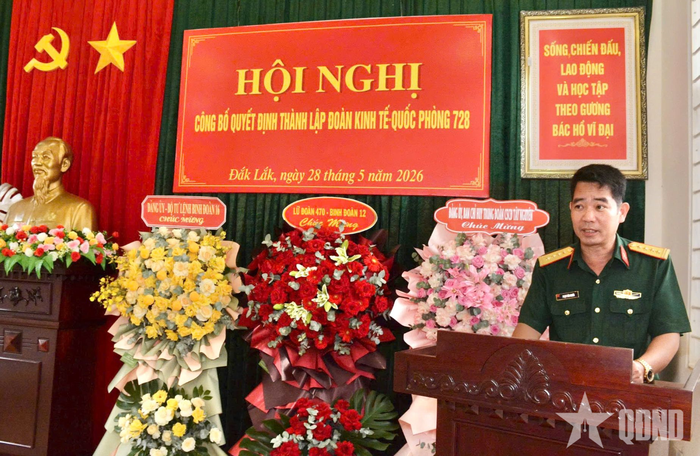 Đại tá Phạm Văn Nghĩa, Đoàn trưởng Đoàn KT-QP 728 bày tỏ niềm vinh dự, tự hào và quyết tâm của cán bộ, nhân viên, chiến sĩ trước sự lớn mạnh, phát triển của đơn vị. 