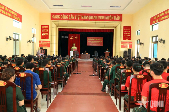 Toàn cảnh sinh hoạt Ngày chính trị văn hóa tinh thần tại Kho K812. 
