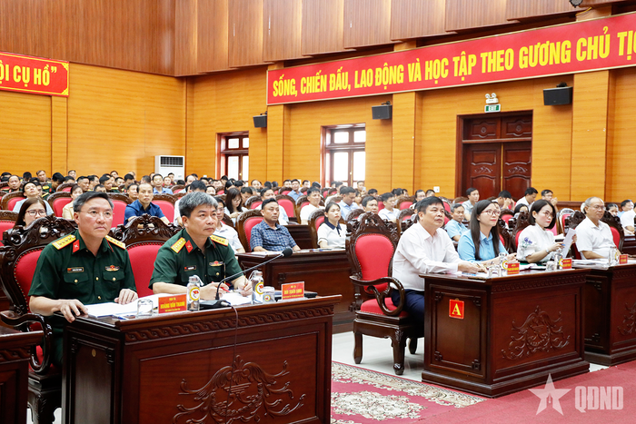 Đại biểu dự hội nghị.