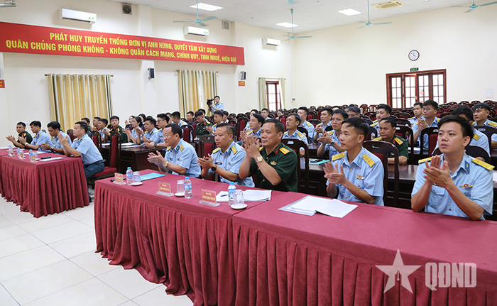Các đại biểu dự hội nghị.