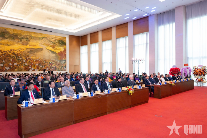  Các đại biểu tham dự buổi lễ.