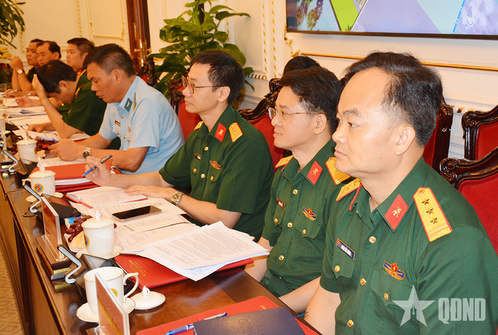 Các đại biểu tham dự cuộc họp. 