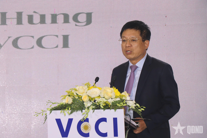 PGS, TS Hồ Sỹ Hùng, Chủ tịch VCCI phân tích điểm nghẽn khiến doanh nghiệp ĐBSCL phát triển.