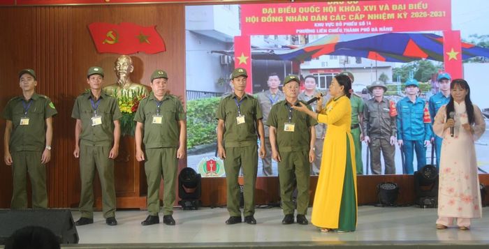 5 đội tham gia các nội dung thi.