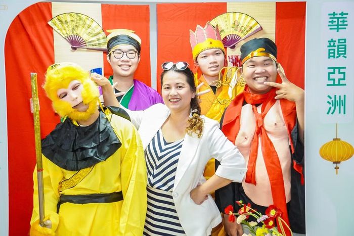 Sinh viên cơ sở TP. Hồ Chí Minh hóa thân thành các nhân vật trong “Tây du ký”, mang đến sắc màu trẻ trung cho 'Asia Day 2026'.