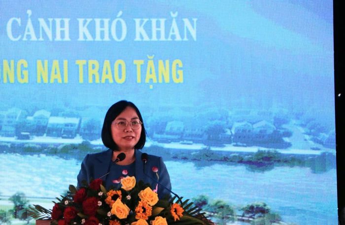  Phó Chủ tịch UBND TP Đồng Nai Nguyễn Thị Hoàng phát biểu tại buổi trao tặng 3 trạm y tế và công trình Công viên Thanh niên 
