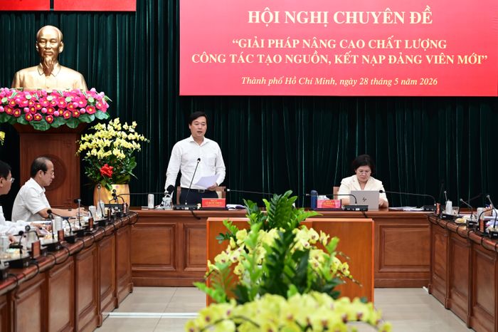 Phó Bí thư Thường trực Thành ủy TPHCM Lê Quốc Phong phát biểu kết luận hội nghị. Ảnh: VĂN MINH