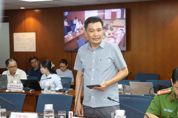 Ông Nguyễn Kiên Giang thông tin tại họp báo