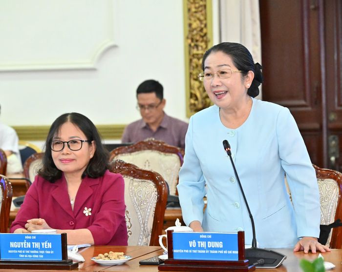  Đồng chí Võ Thị Dung nêu ý kiến. Ảnh: VIỆT DŨNG 
