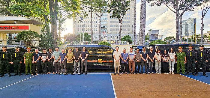  Các đối tượng và xe ô tô phục vụ hoạt động đòi nợ 