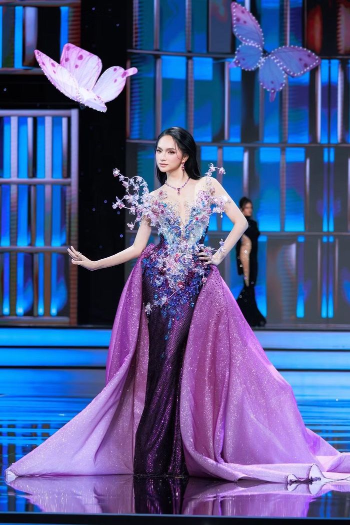 Đại diện Việt Nam gây chú ý. Ảnh: FB Hương Giang.