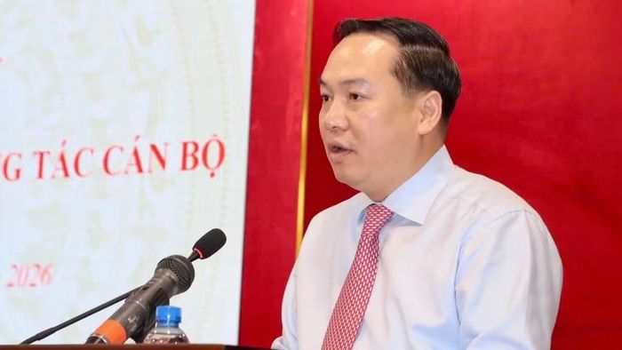 Phó Bí thư Thường trực Tỉnh ủy Khánh Hòa Hồ Xuân Trường phát biểu giao nhiệm vụ.