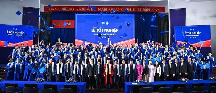 Lễ tốt nghiệp và trao bằng cho các hệ đào tạo đại học và sau đại học tháng 4/2026 của Trường Đại học Bách khoa - Đại học Quốc gia TPHCM.