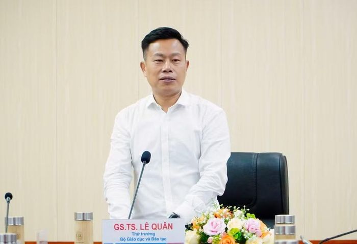 Thứ trưởng Bộ GD&amp;ĐT Lê Quân phát biểu tại buổi làm việc.