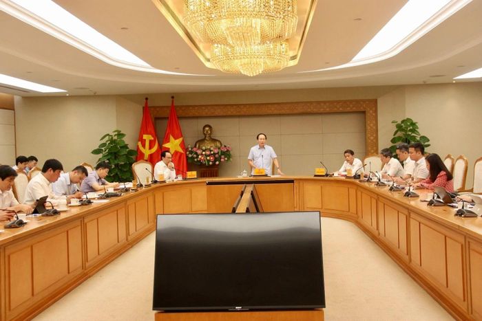 Phó Thủ tướng yêu cầu phải bảo đảm sách đến giáo viên, học sinh trước ngày 15/8/2026; không để thiếu sách, sốt giá, lãng phí, lợi ích nhóm, phát sinh bức xúc xã hội.