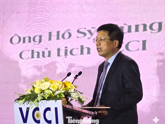 PGS.TS Hồ Sỹ Hùng - Chủ tịch VCCI.