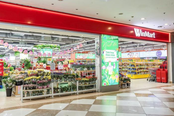 Không gian mua sắm tiện ích tại siêu thị WinMart.