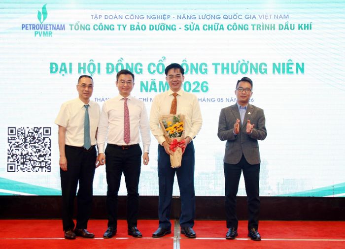 Lãnh đạo mới của PVMR tri ân ông Nguyễn Trung Trí.