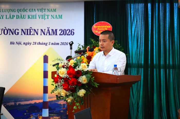 Ông Nghiêm Xuân Hoàng, Phó Trưởng Ban Phụ trách Ban điện và Năng lượng tái tạo Petrovietnam phát biểu tại đại hội.