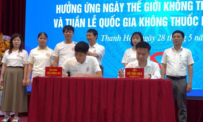 Các trường học trên địa bàn tỉnh Thanh Hóa ký cam kết xây dựng môi trường giáo dục an toàn, lành mạnh, không khói thuốc.