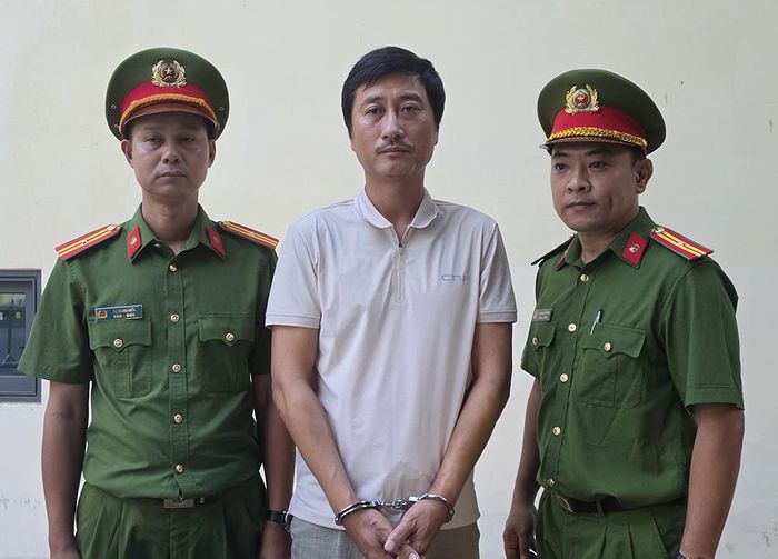 Cơ quan CSĐT bắt tạm giam Vũ Hoàng Long - Chủ tịch HĐQT kiêm Giám đốc Công ty mua bán nợ Song Long. Ảnh: CA