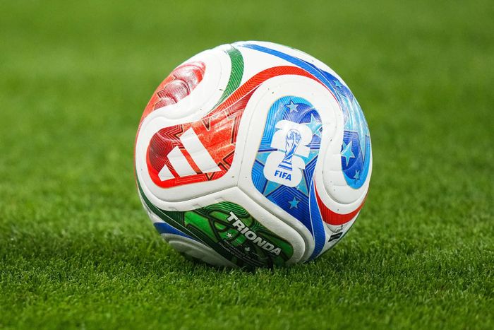 Quả bóng World Cup 2026 chưa lăn, nhưng nóng ngoài chuyên môn. Ảnh: FIFA