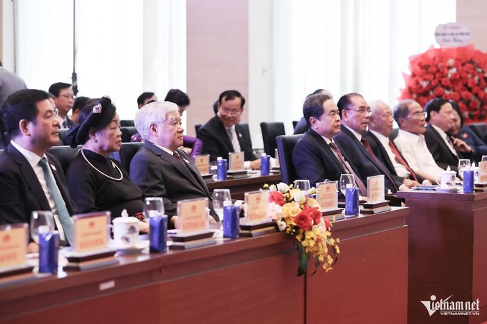 Các lãnh đạo, nguyên lãnh đạo Đảng, Nhà nước tham dự lễ kỷ niệm. Ảnh: Lê Anh Dũng
