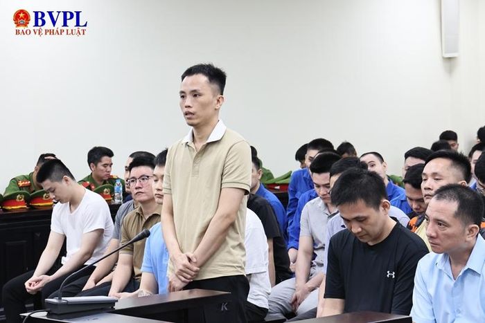  Bị cáo Trương Đình Thanh Quang trước bục khai báo.