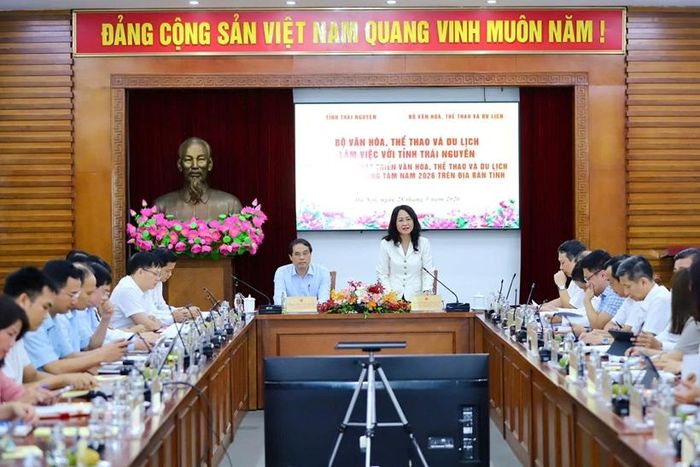 Đồng chí Lâm Thị Phương Thanh, Bộ trưởng Văn hóa Thể thao và Du lịch và đồng chí Trịnh Xuân Trường Bí thư tỉnh ủy Thái Nguyên chủ trì buổi làm việc.