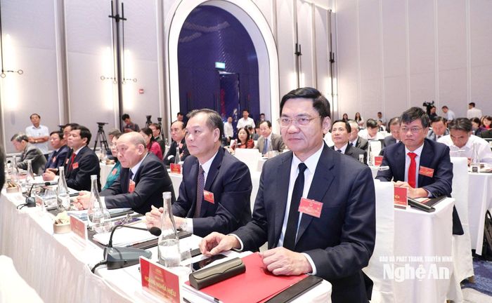 Đoàn Đại biểu HĐND tỉnh Nghệ An tham dự hội nghị. Ảnh: Thu Hiền