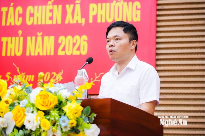 Phó Chánh Văn phòng UBND tỉnh Thái Minh Tuấn công bố Quyết định thành lập Ban Tổ chức diễn tập tác chiến xã, phường trong khu vực phòng thủ năm 2026. Ảnh: TL