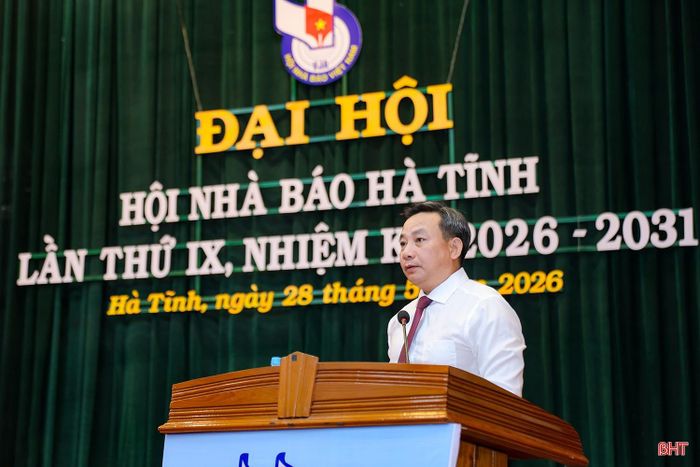 Chánh Văn phòng Hội Nhà báo Việt Nam Phan Toàn Thắng phát biểu tại đại hội.