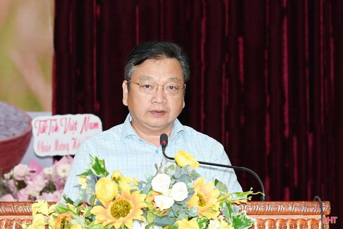 Phó Chủ tịch UBND tỉnh Hồ Huy Thành phát biểu chỉ đạo hội nghị.