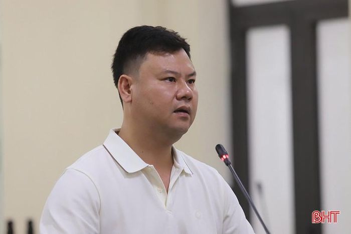 Bị cáo Nguyễn Viết Linh (SN 1985, trú phường Thành Sen) tại phiên xử sơ thẩm chiều 28/5.