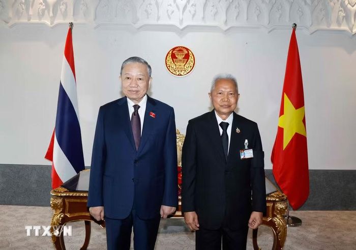 Tiếp tục chương trình thăm chính thức Vương quốc Thái Lan, sáng 28/5/2026, tại Thủ đô Bangkok, Tổng Bí thư, Chủ tịch nước Tô Lâm hội kiến Chủ tịch Quốc hội Thái Lan Sophon Saram. (Ảnh: Thống Nhất/TTXVN)