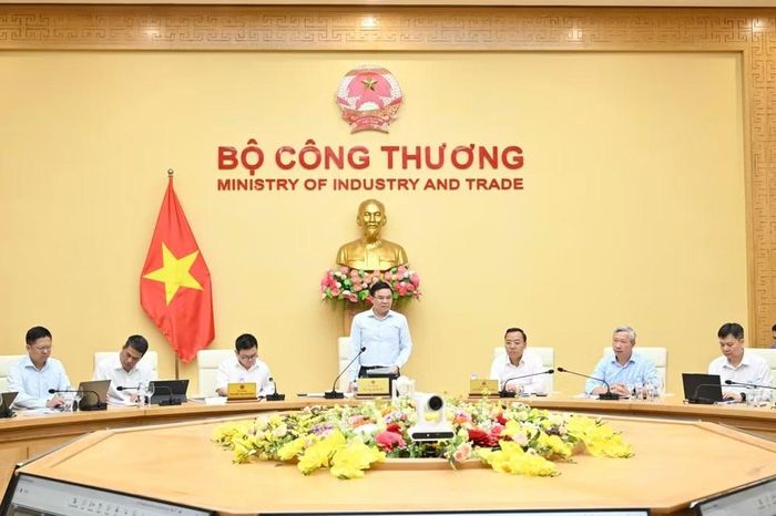Bộ trưởng Lê Mạnh Hùng đã chủ trì hội nghị với các Tập đoàn, Tổng công ty năng lượng, các địa phương về đảm bảo cung cấp điện trong cao điểm mùa khô 2026. (Ảnh: BCT/Vietnam+)