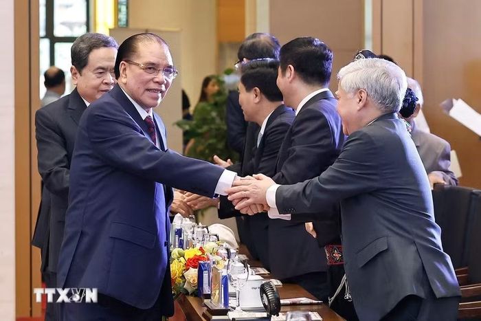 Nguyên Tổng Bí thư Nông Đức Mạnh, Chủ tịch Quốc hội Trần Thanh Mẫn dự lễ kỷ niệm. (Ảnh: Doãn Tấn/TTXVN)
