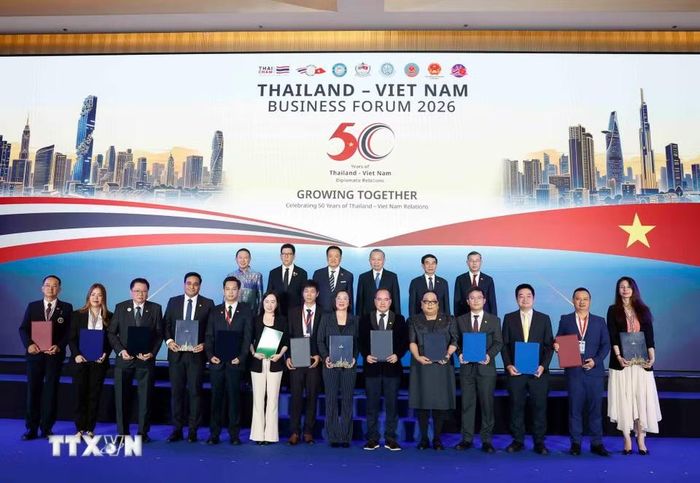 Tổng Bí thư, Chủ tịch nước Tô Lâm và Thủ tướng Thái Lan Anutin Charnvirakul chứng kiến trao các thỏa thuận hợp tác giữa doanh nghiệp hai nước. (Ảnh: Thống Nhất/TTXVN)