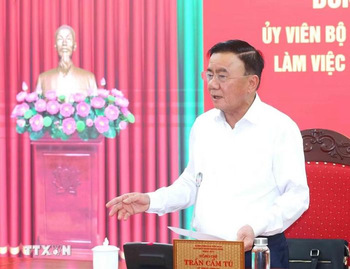 Đồng chí Trần Cẩm Tú, Ủy viên Bộ Chính trị, Thường trực Ban Bí thư phát biểu chỉ đạo buổi làm việc. (Ảnh: Phương Hoa/TTXVN)
